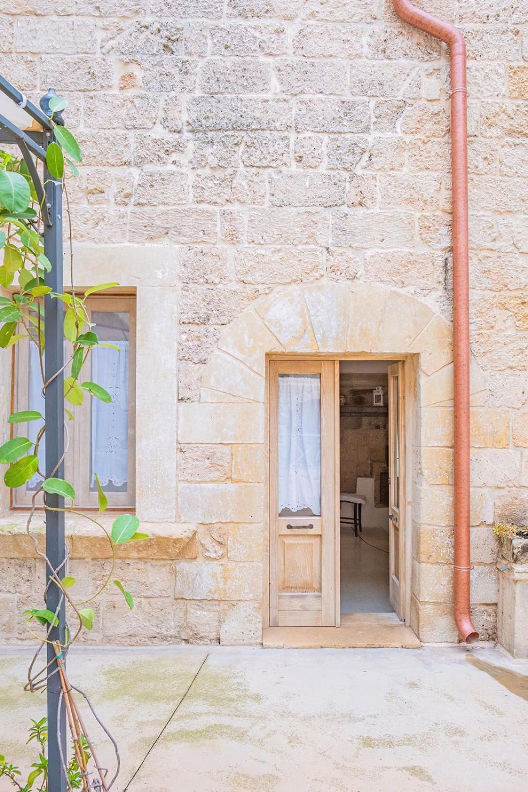 Historia- Dimore Corte Chiesa Corigliano dʼOtranto المظهر الخارجي الصورة